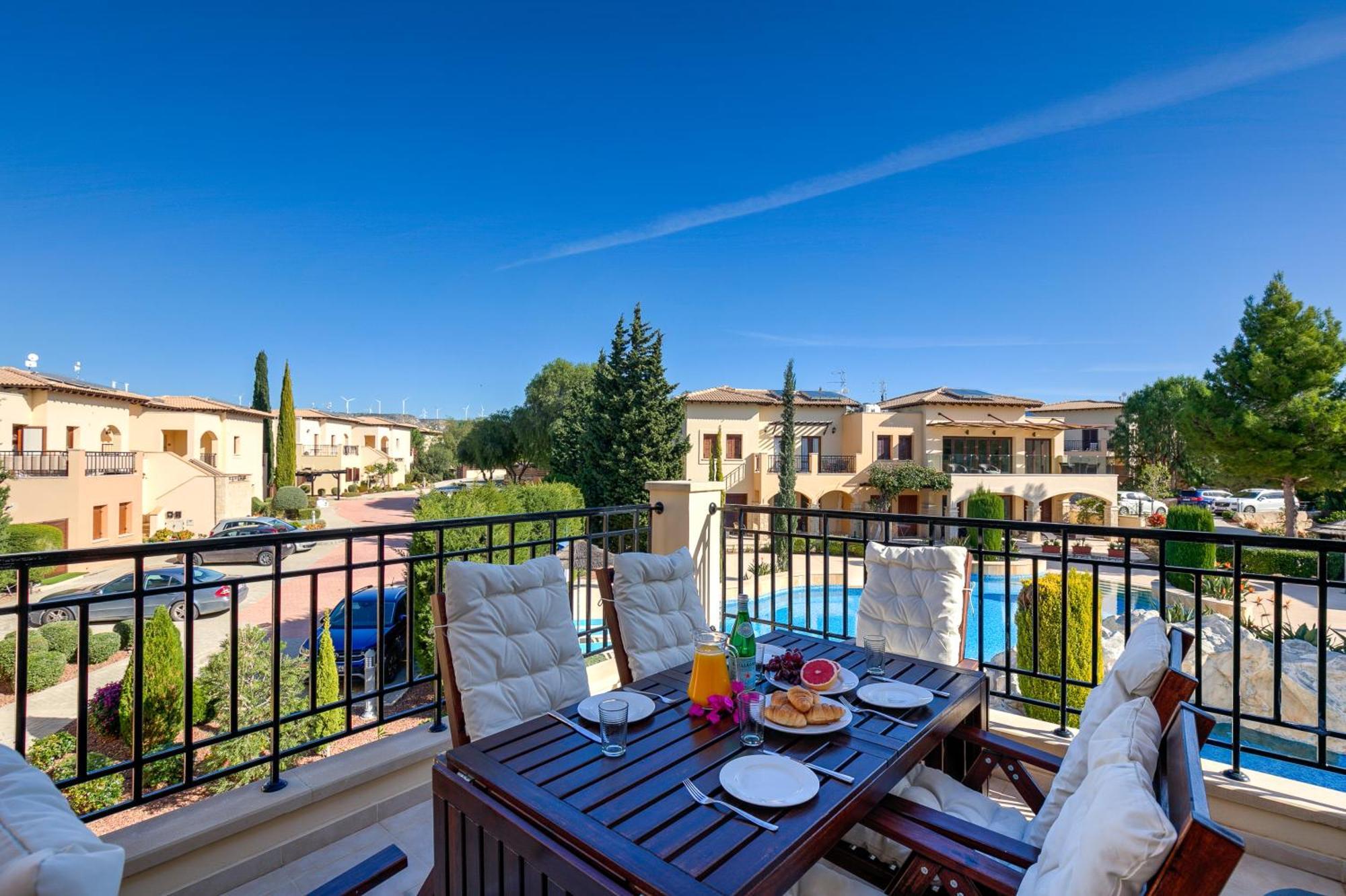 2 Bedroom Apartment Thalassa With Sea And Sunset Views, Aphrodite Hills Resort 코우클리아 외부 사진
