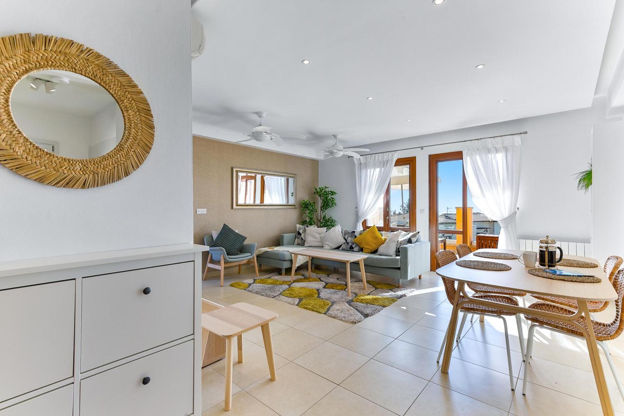 2 Bedroom Apartment Thalassa With Sea And Sunset Views, Aphrodite Hills Resort 코우클리아 외부 사진