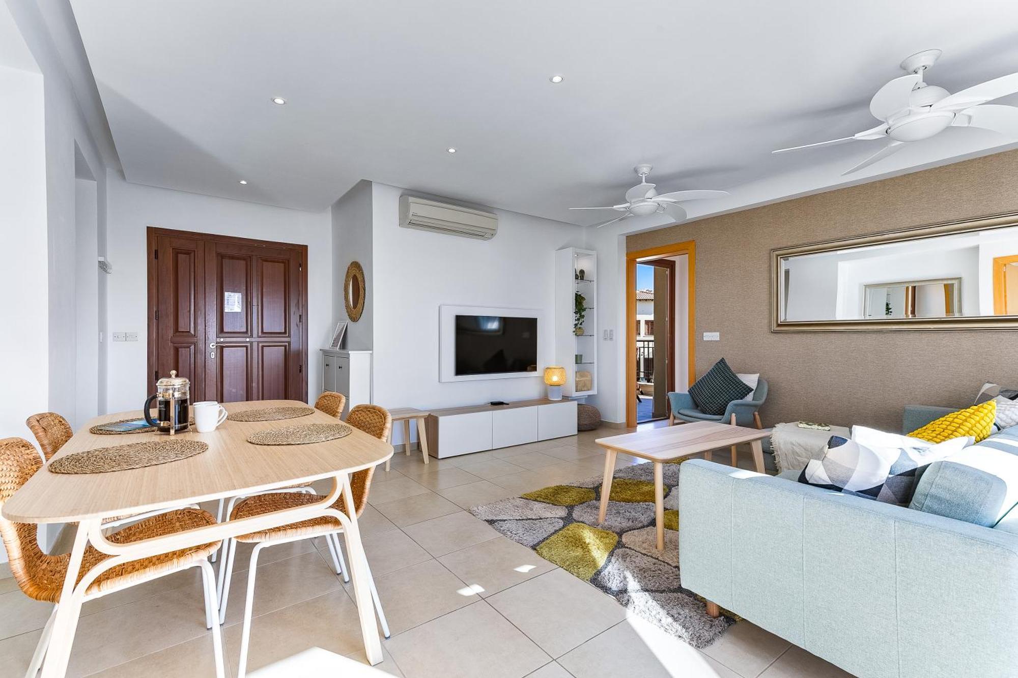 2 Bedroom Apartment Thalassa With Sea And Sunset Views, Aphrodite Hills Resort 코우클리아 외부 사진