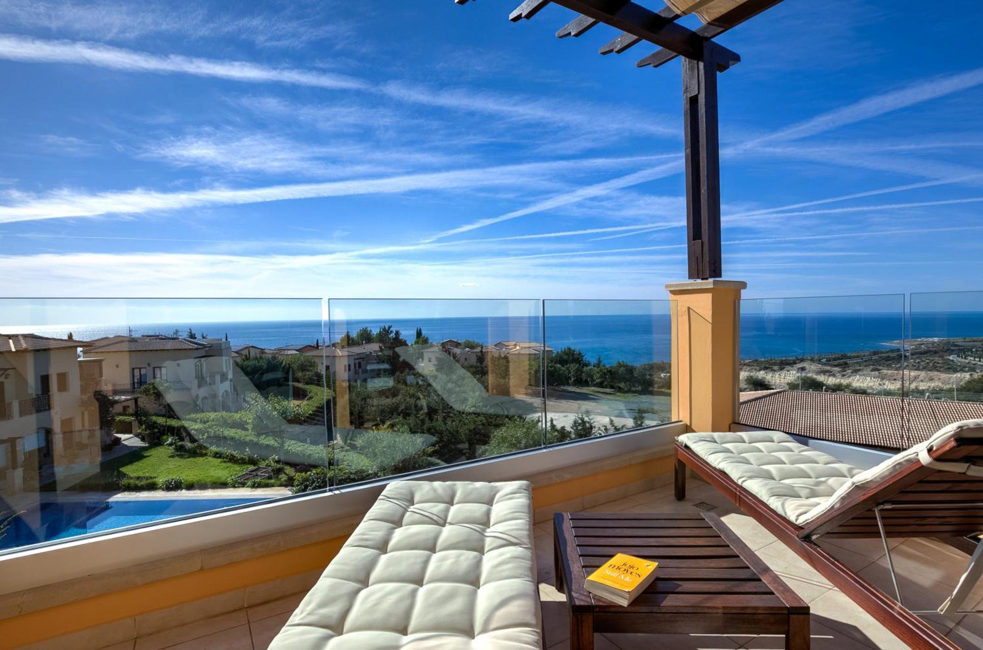 2 Bedroom Apartment Thalassa With Sea And Sunset Views, Aphrodite Hills Resort 코우클리아 외부 사진