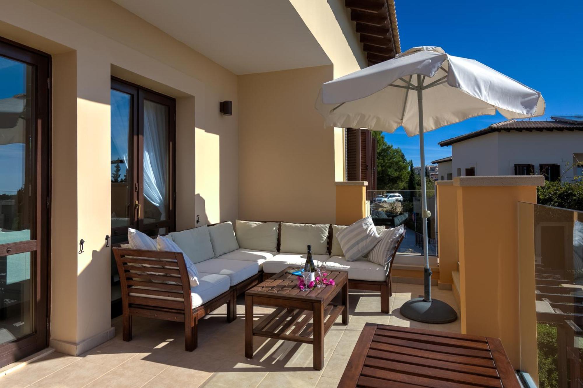 2 Bedroom Apartment Thalassa With Sea And Sunset Views, Aphrodite Hills Resort 코우클리아 외부 사진