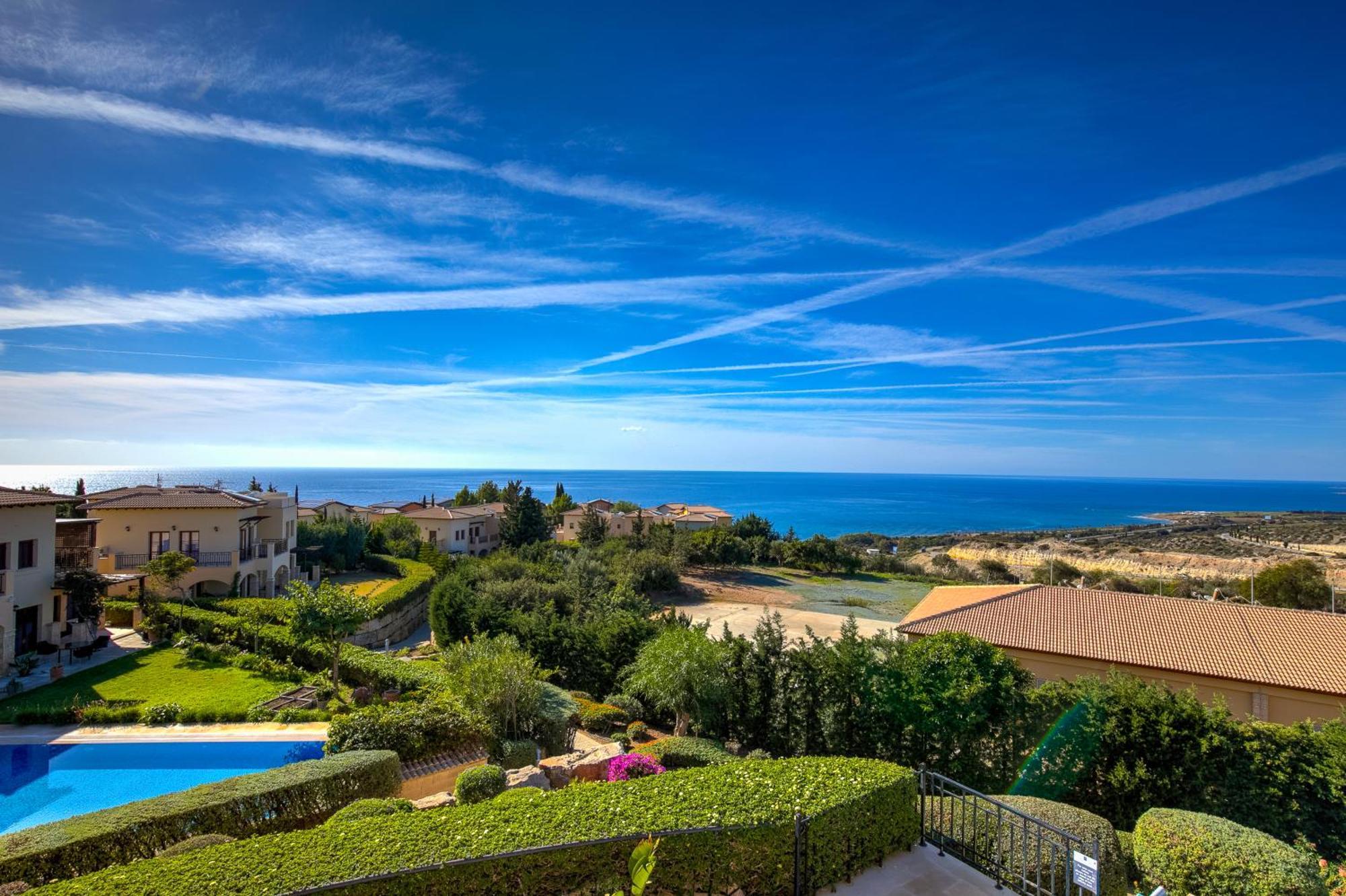 2 Bedroom Apartment Thalassa With Sea And Sunset Views, Aphrodite Hills Resort 코우클리아 외부 사진